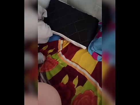 ❤️ Mijn kamergenote blijft alleen thuis omdat haar man op vakantie gaat en ik maak van de gelegenheid gebruik om haar te neuken en haar kontje te vullen met melk ️ Sex at us