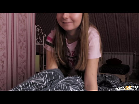 ❤️ Blondie zuigt haar BFF's diep en krijgt Cum in haar mond ️ Sex at us